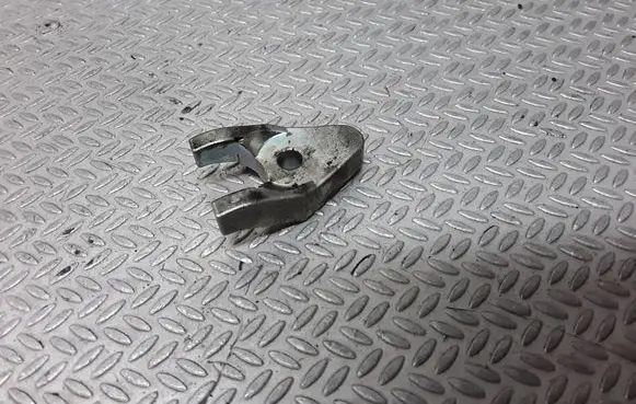 Toyota Avensis T250 Fuel Injector clamp holder