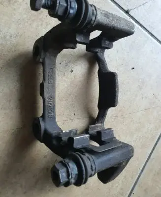 Volkswagen Touran I Brake caliper pad carrier rear 2026b 2285