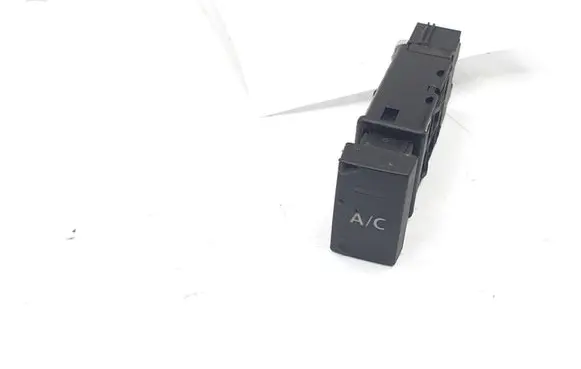 Land Rover Freelander Air conditioning (A/C) switch 