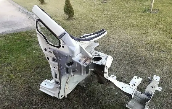 Nissan Leaf I (ZE0) Front quarter panel 