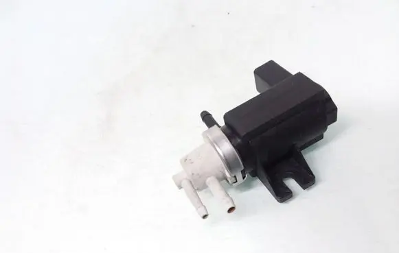 Volkswagen Golf IV Turbo solenoid valve 1J0906627A