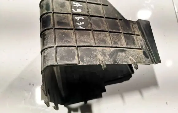 Volkswagen PASSAT B6 Battery box tray 1k0915335