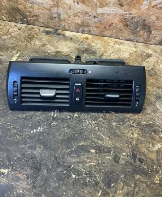 BMW X3 E83 Dash center air vent grill 3400074