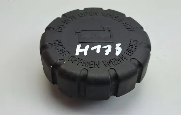 Mercedes-Benz CLS C218 X218 Coolant expansion tank/reservoir cap 2105010615