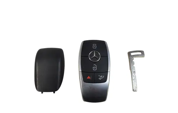 Mercedes-Benz C W205 Ignition key/card A2059053716 2701AMS2 202SME119