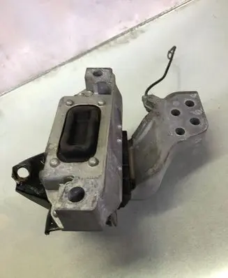 Mitsubishi Eclipse Cross Engine mount bracket