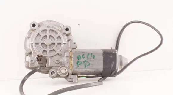 Audi A6 S6 C4 4A Front door window regulator motor 0531826101