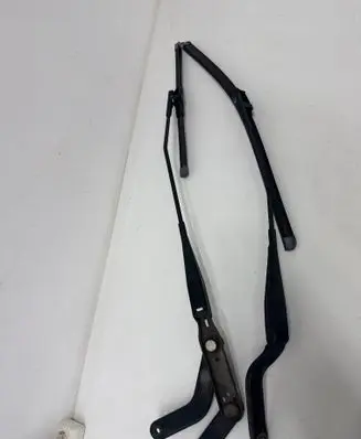 Ford Focus C-MAX Front wiper blade arm