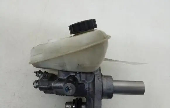 Mercedes-Benz S W221 Master brake cylinder A2214300301