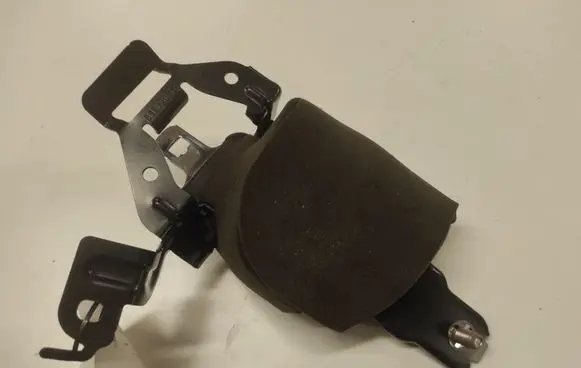 Mazda 6 Middle seatbelt (rear) T86253T