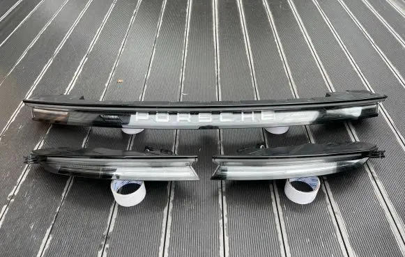 Porsche Taycan 9J1 Rear/tail lights 9J1945082B 00000783 2SD01652400