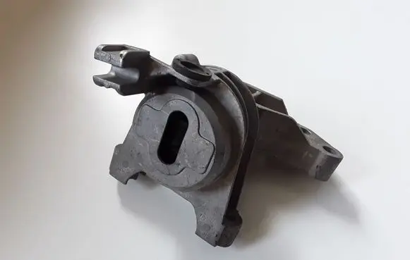 Alfa Romeo Giulietta Engine mount bracket 00518943480