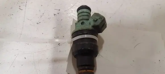 BMW 5 E39 Fuel injector 0280150415