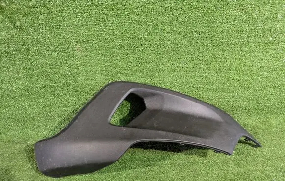 Volvo V40 Cross country Front bumper corner part panel trim 