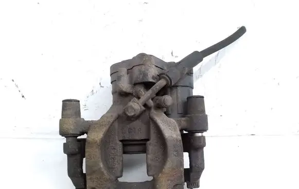 Volkswagen PASSAT B8 Rear brake caliper 3Q0615405J