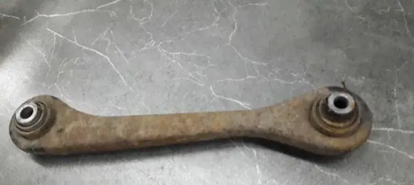 Volkswagen Golf V Rear control arm
