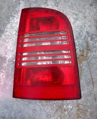Skoda Octavia Mk1 (1U) Rear/tail lights 1U9945112 1U9945096