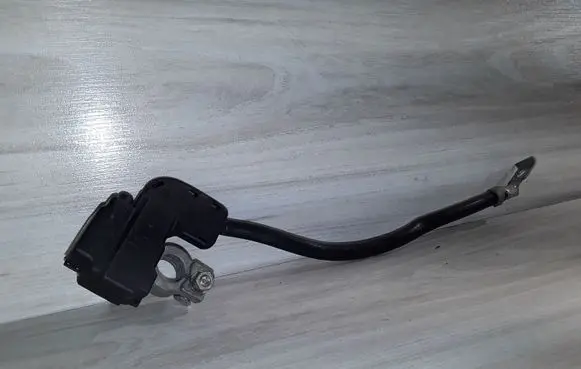 BMW 1 E81 E87 Battery relay fuse 9164352 6986795 14945110B