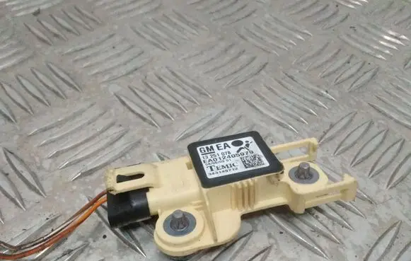 Opel Zafira B Airbag deployment crash/impact sensor 13251078