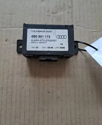 Audi A6 S6 C5 4B Alarm control unit/module 4B0951173