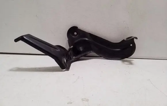 Audi A6 S6 C6 4F Intercooler pipe mounting bracket 4F0145813F