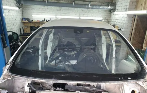 Citroen C5 Front windscreen/windshield window 
