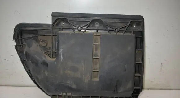 Opel Mokka X Air filter box cover 