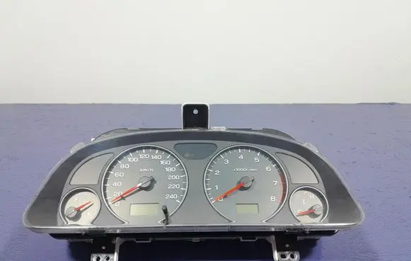 Subaru Forester SF Speedometer (instrument cluster) 85015FC140