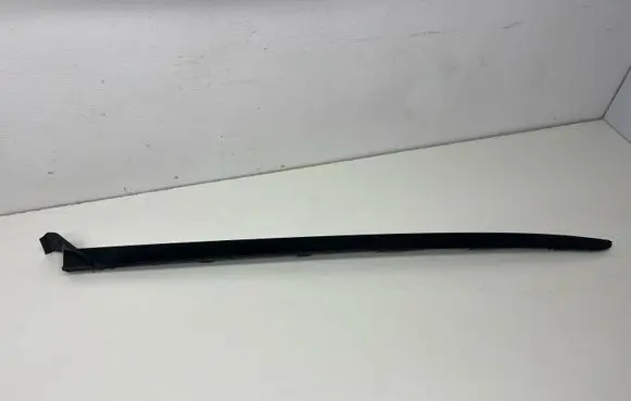 Peugeot 3008 II Windshield trim 9810112080