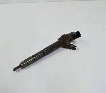 Skoda Octavia Mk3 (5E) Fuel injector 04L130277G
