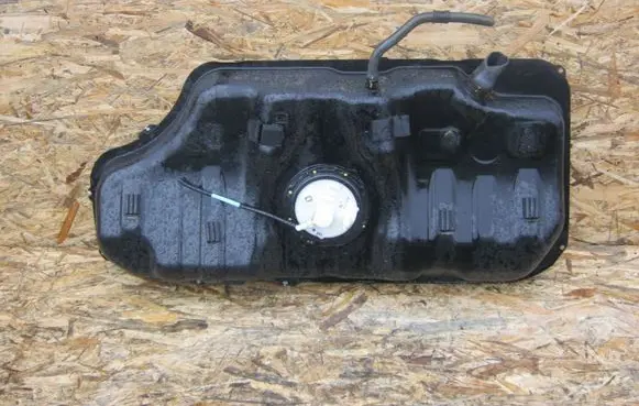 Hyundai Elantra Fuel tank 