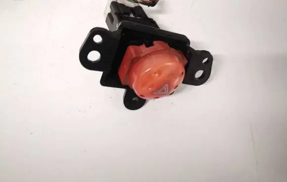 Nissan Almera N16 Hazard light switch NILES06016