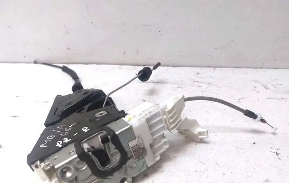 Mercedes-Benz A W169 Front door lock A1697202835