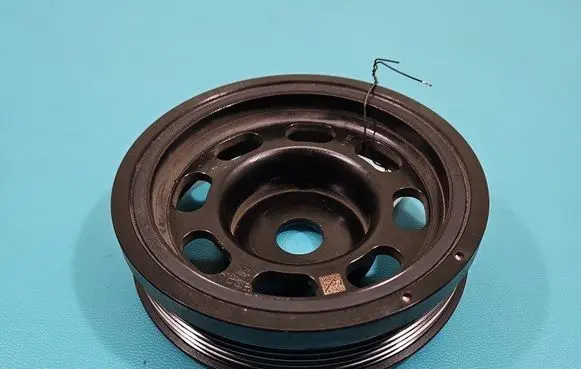 Skoda Fabia Mk3 (NJ) Crankshaft pulley 04E105243E IMPRK1492972