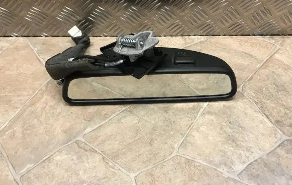 Rear view mirror (interior)