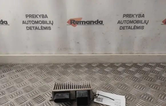 Opel Vivaro Glow plug pre-heat relay 8200558438A