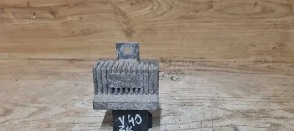 Volvo S40, V40 Glow plug pre-heat relay 7700115078