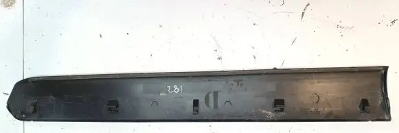 Volvo XC70 Front door trim (molding) 8620142 9190884 1Y701570