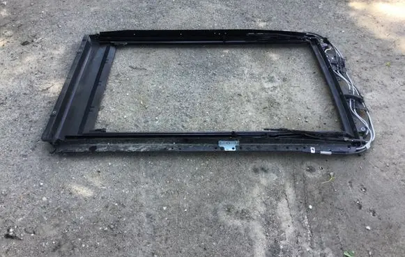 Chrysler Pacifica Sunroof frame 30024768