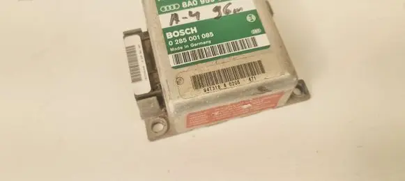 Audi A4 S4 B5 8D Airbag control unit/module 8A0959655 0285001085