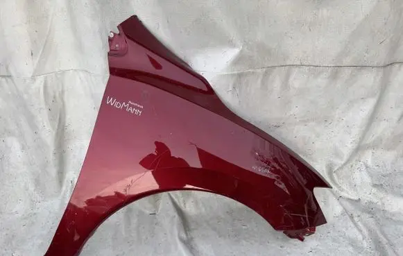 Nissan Pulsar Fender