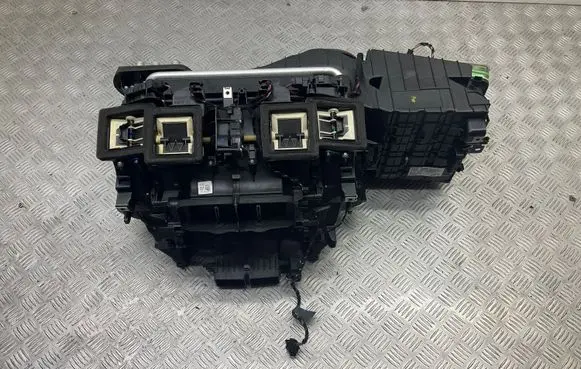 BMW 5 F10 F11 Interior heater climate box assembly 9197019