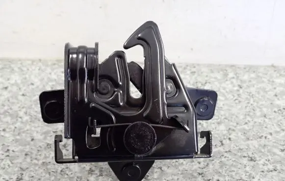Engine bonnet/hood lock/catch