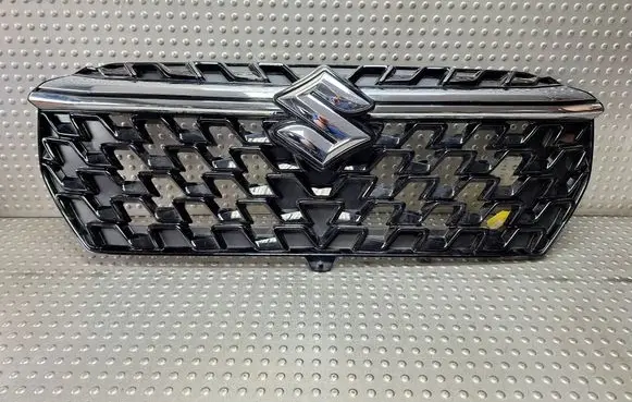 Suzuki SX4 S-Cross Front bumper upper radiator grill S27725553 7174163T0