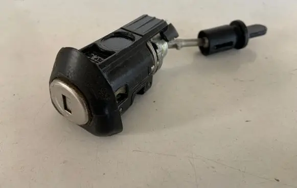 Audi Q5 SQ5 Front door lock 80B837167A 80C837168A