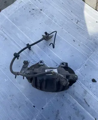 Chrysler 300C Front brake caliper P68088287AD S112440175