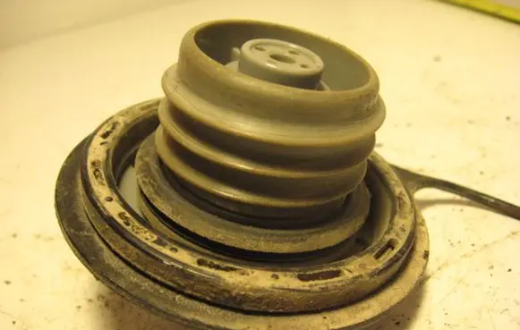 Ford Mondeo MK II Fuel tank filler cap 