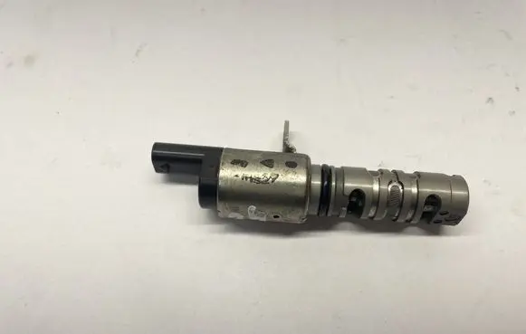 Volkswagen Jetta VII Turbo solenoid valve 04E906455D 04E906455