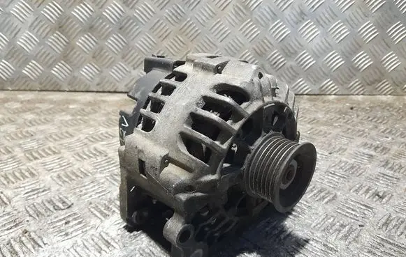 Volkswagen Polo IV 9N3 Generator/alternator 03D903025J SG9B057