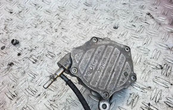Toyota Avensis T250 Vacuum pump 19S